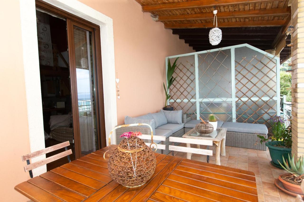 Seaview Stone Apartment In Ipsos Beach Exteriör bild